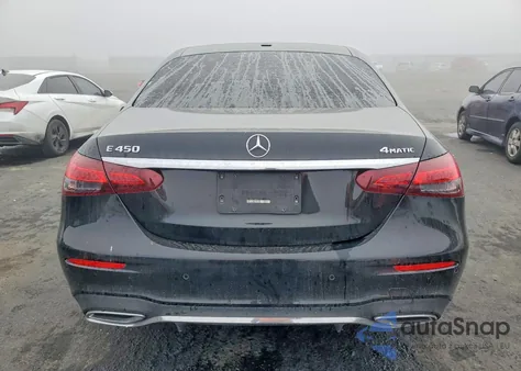 2021 Mercedes-Benz E 450 4Matic z USA, uszkodzony, nr VIN W1KZF5KB6MA879432